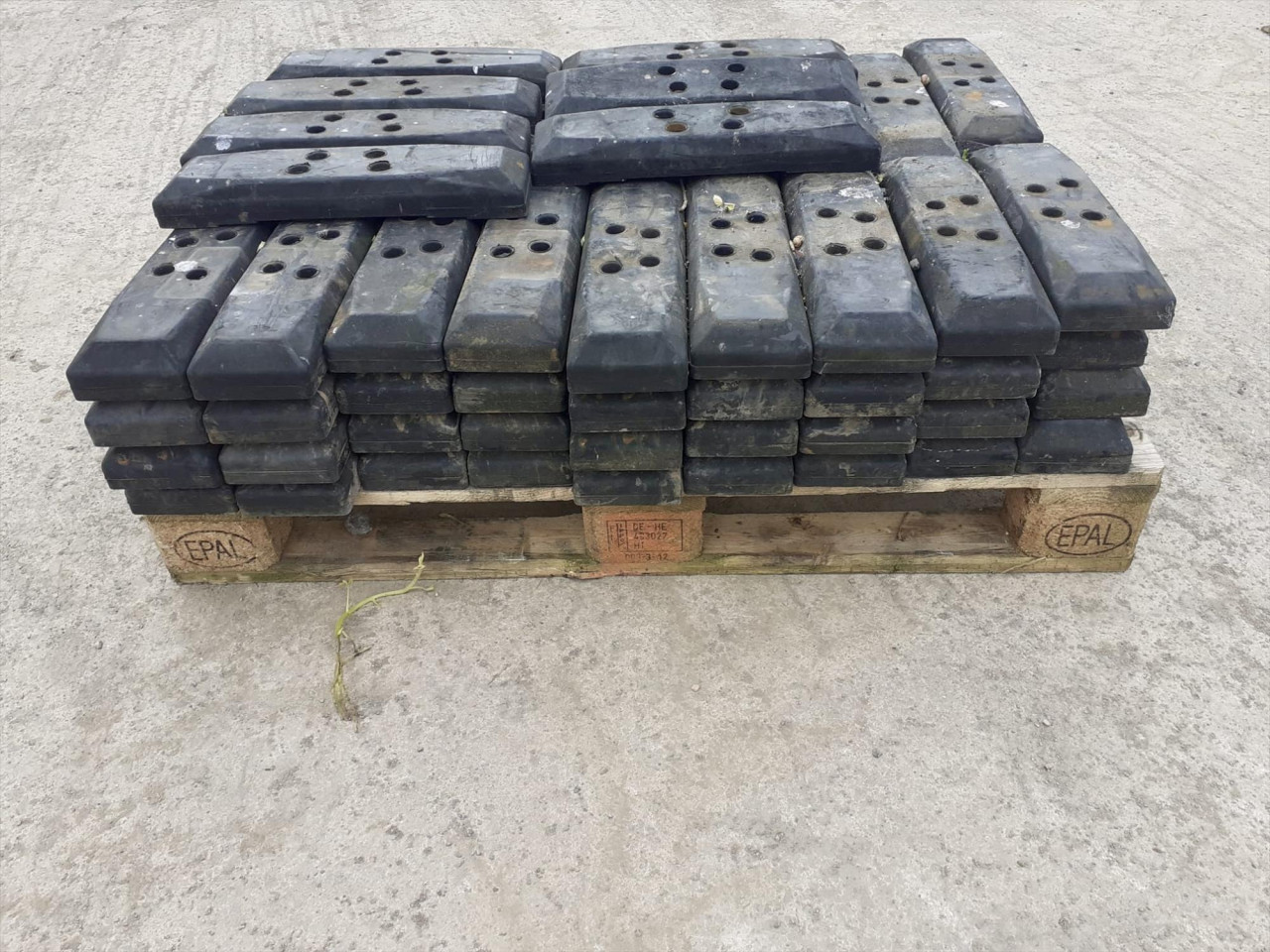 400MM RUBBER BLOCKS