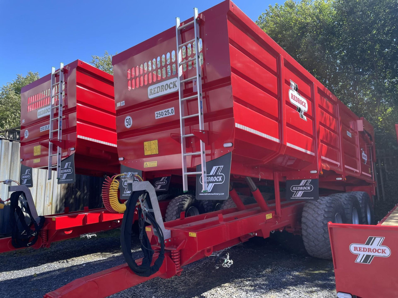 GRAIN TRAILER