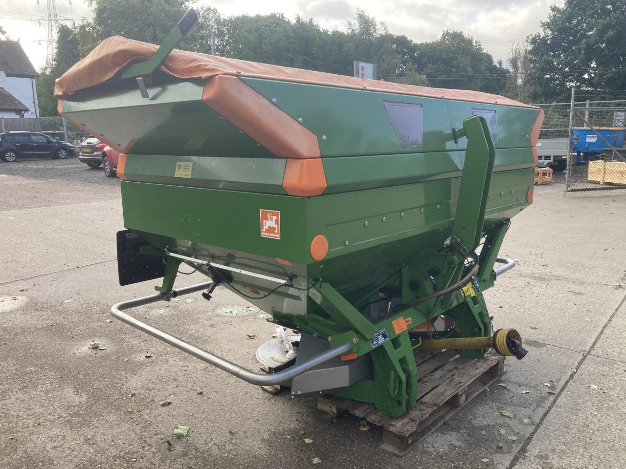 FERTILISER SPREADER