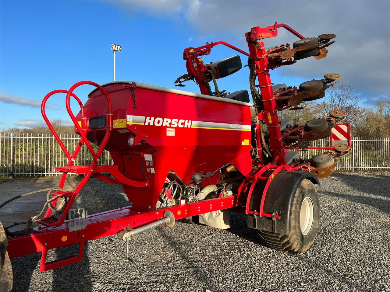 USED 2014 MAESTRO 8.75CC MAIZE DRILL