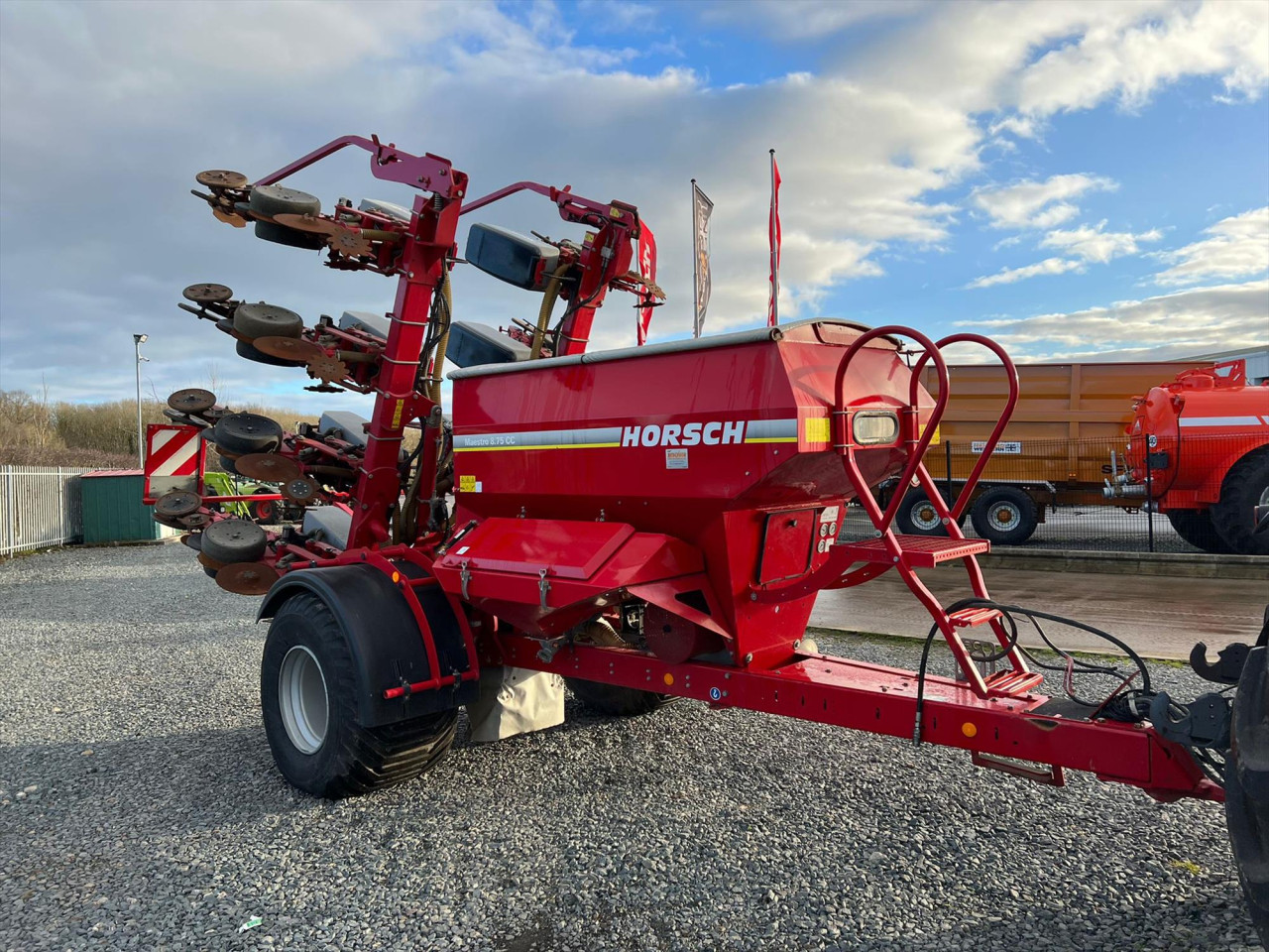 USED 2014 MAESTRO 8.75CC MAIZE DRILL