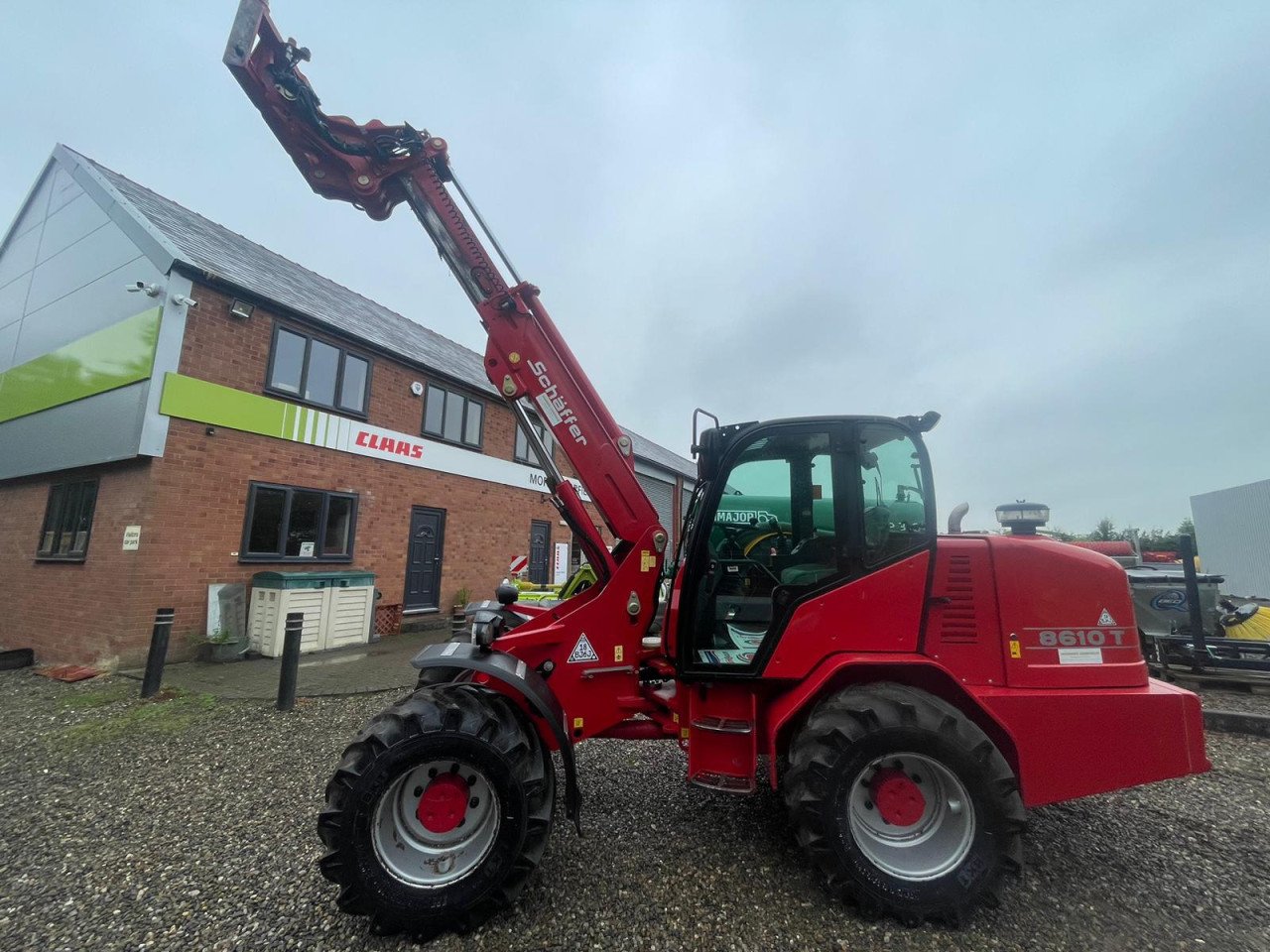 8610T TELEHANDLER