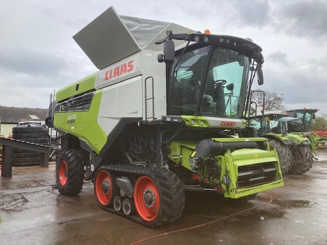 LEXION 8700TT COMBINE