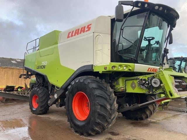 LEXION 750 COMBINE