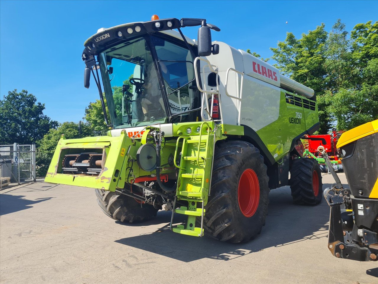 LEXION 760 MONTANA COMBINE