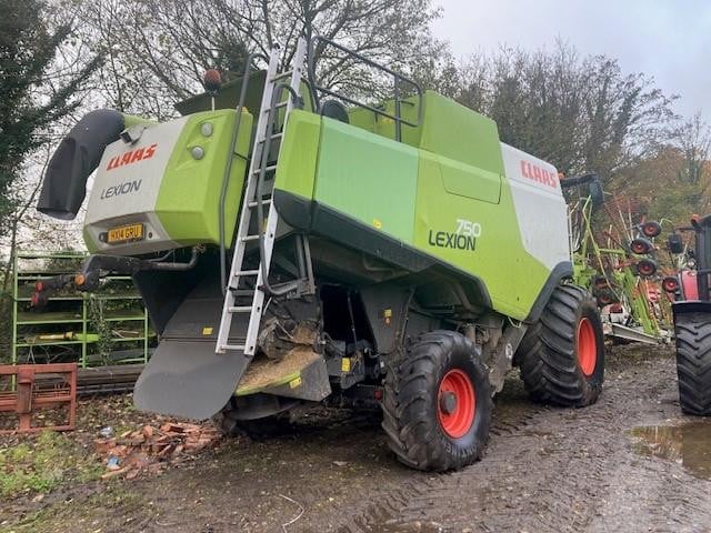 LEXION 750 COMBINE