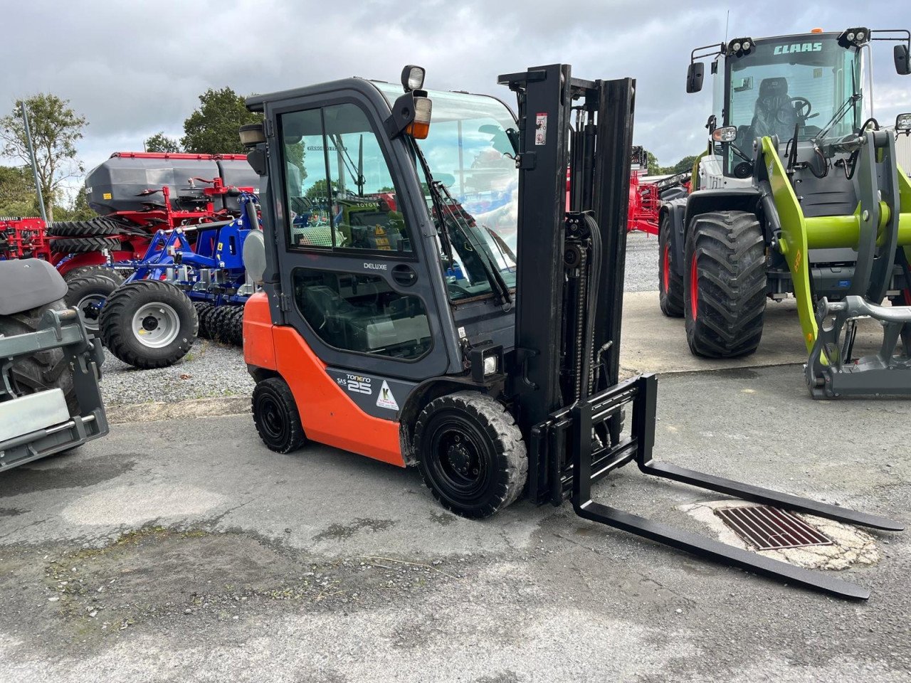 2.5 TONNE FORKLIFT