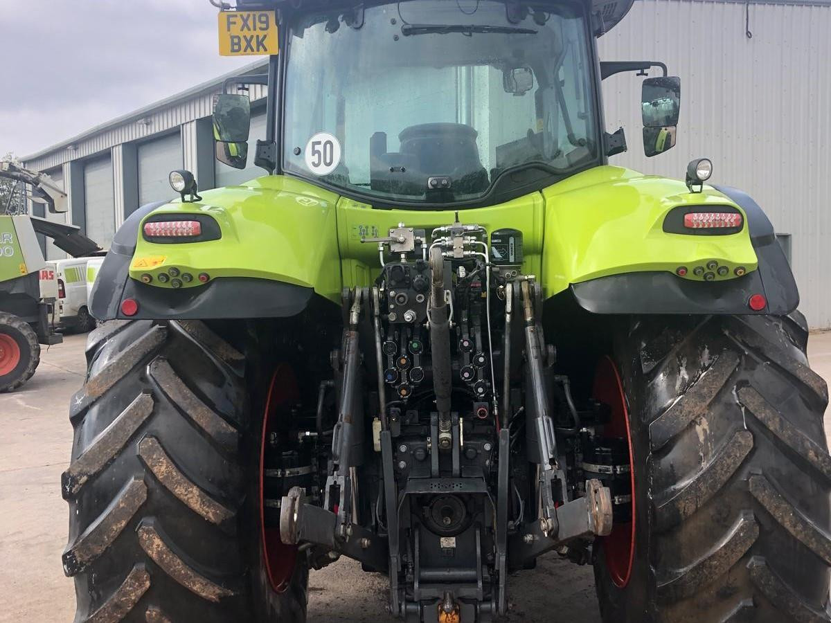 AXION 870