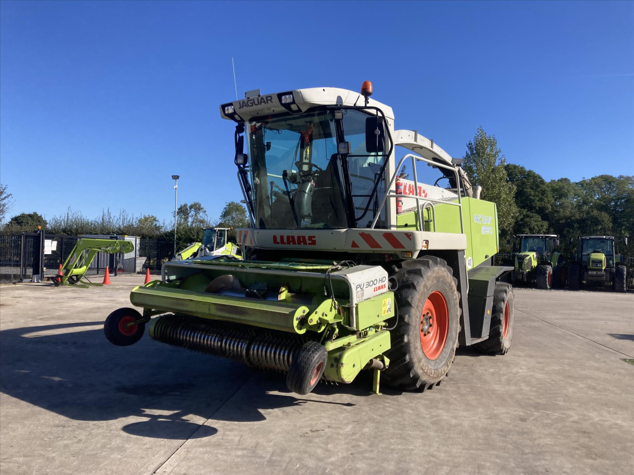 USED 2005 JAG.890 40KM/H 4-TRAC