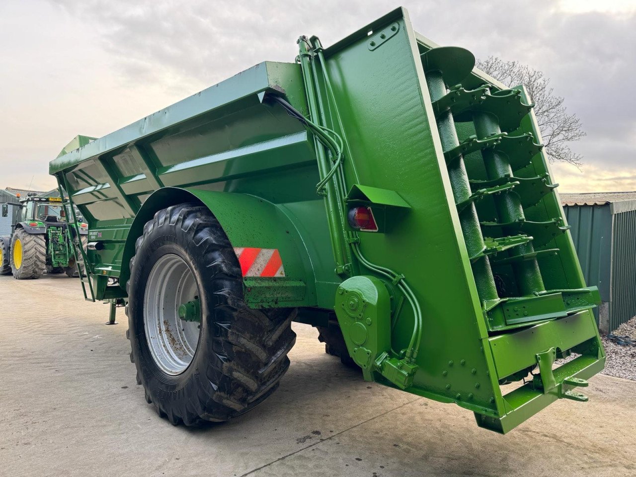 LOWLANDER 150 MUCK SPREADER