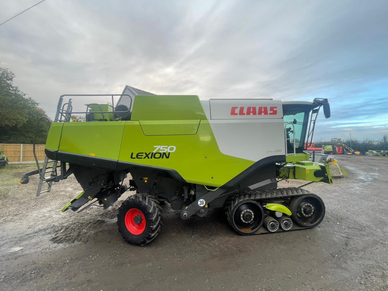 LEXION 750TT COMBINE