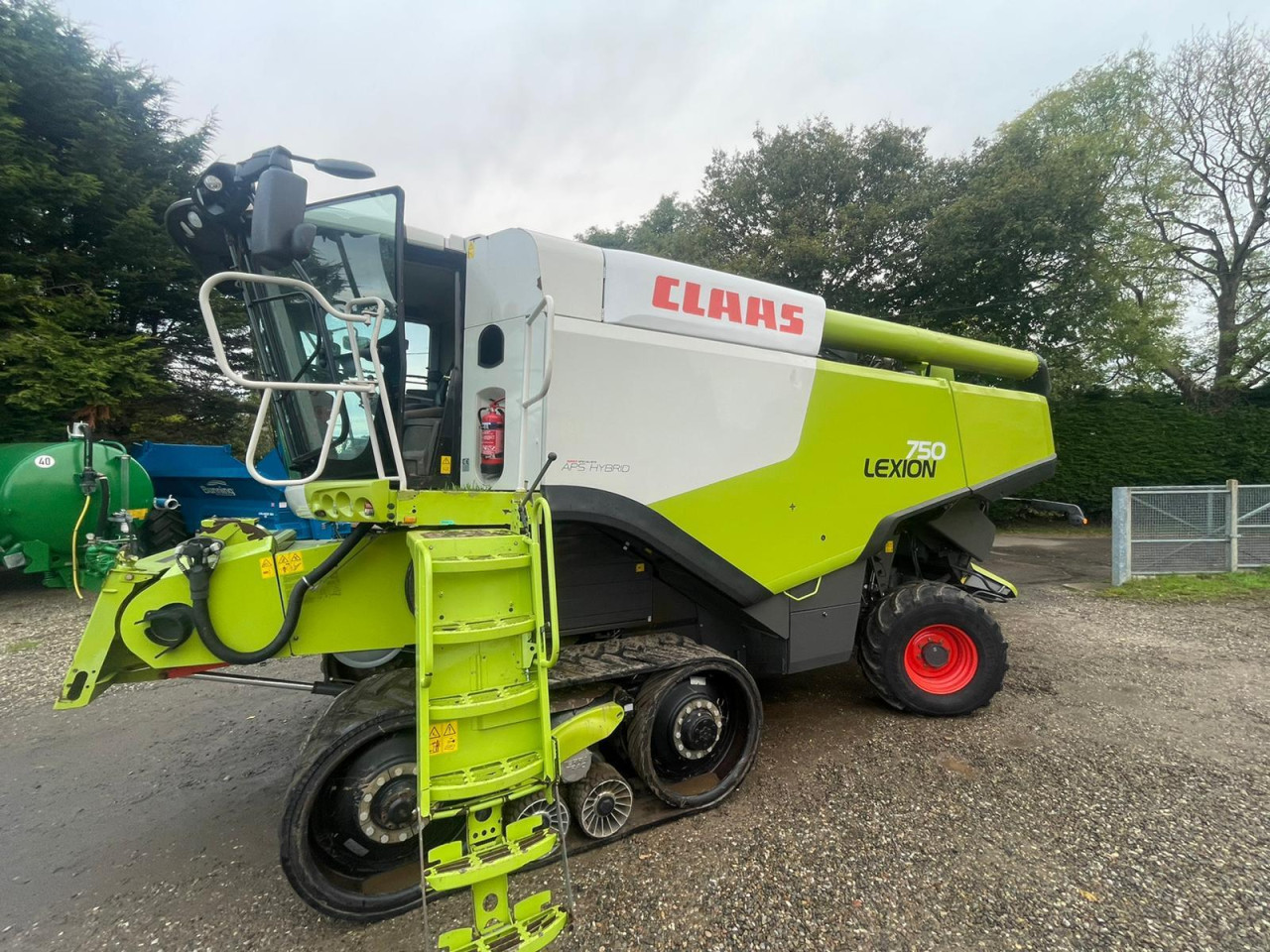 LEXION 750TT COMBINE