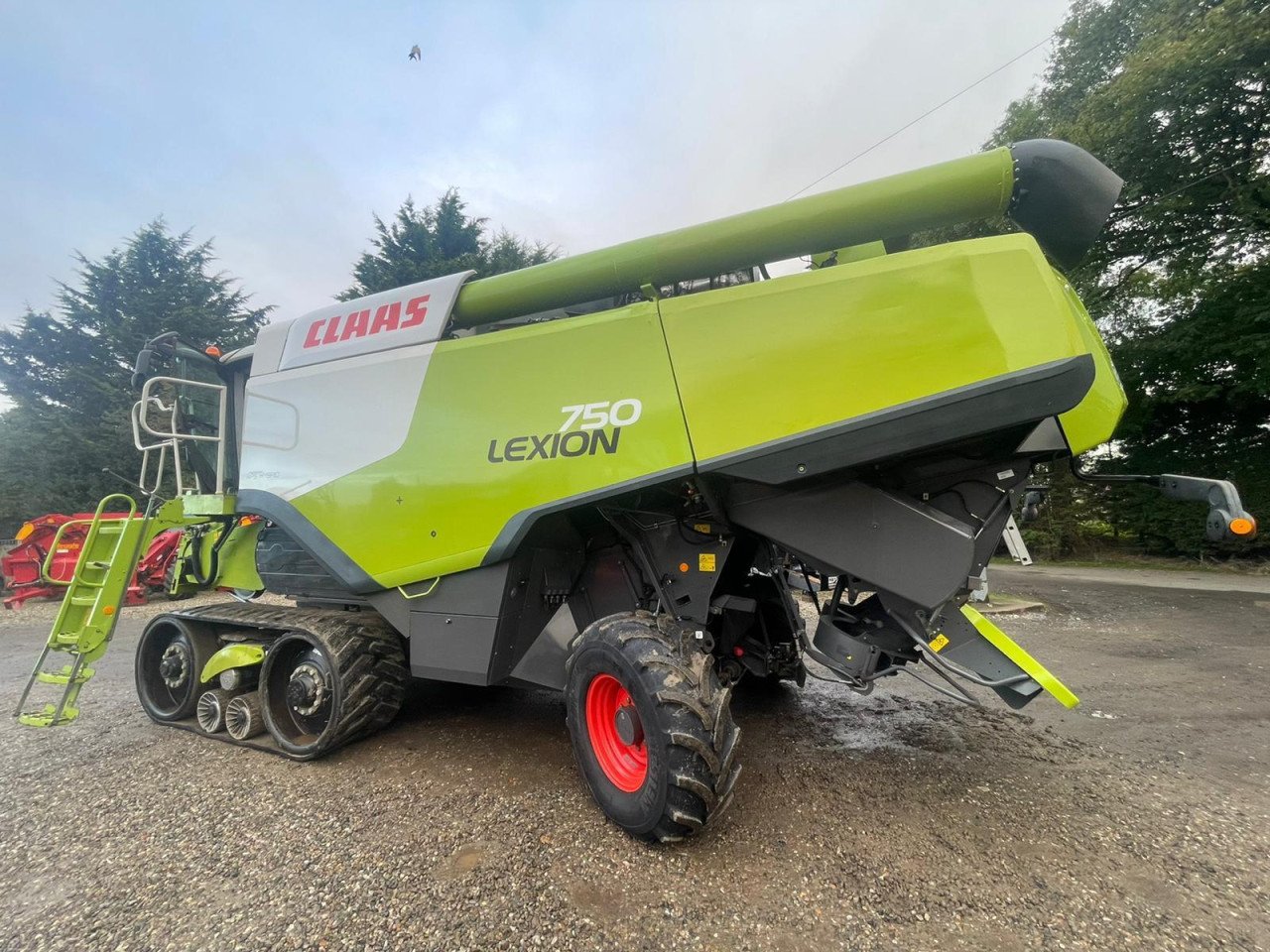 LEXION 750TT COMBINE