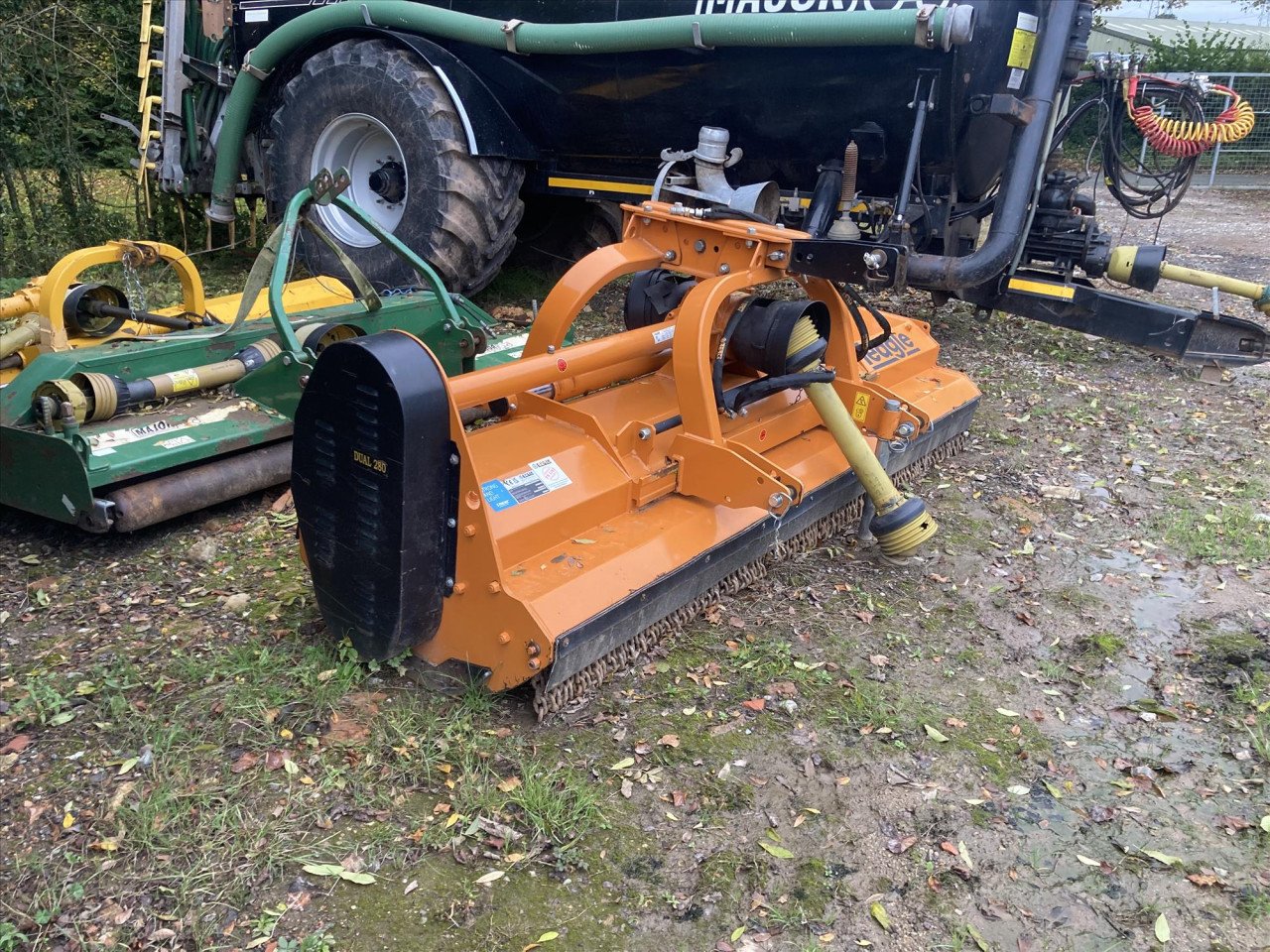 DUAL 280 FRONT/REAR FLAIL MOWER.