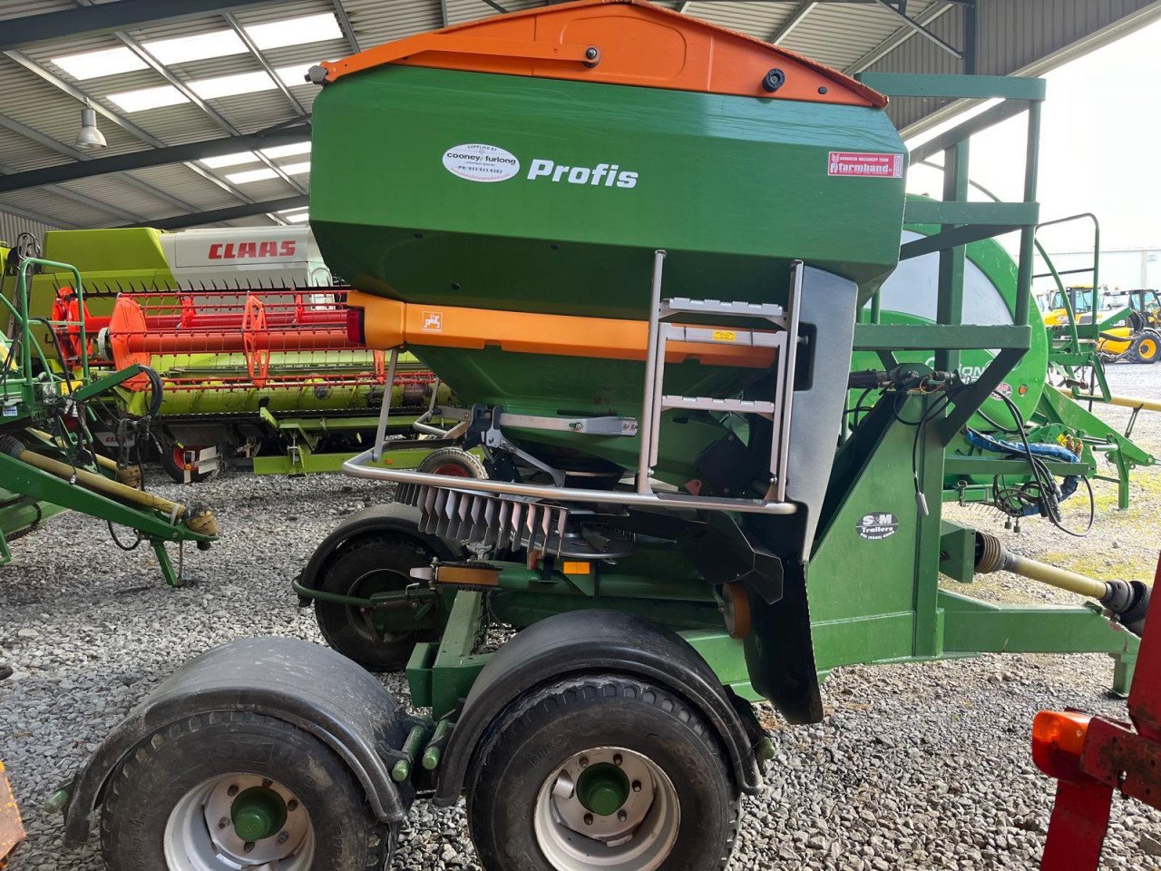 FERTILISER SPREADER