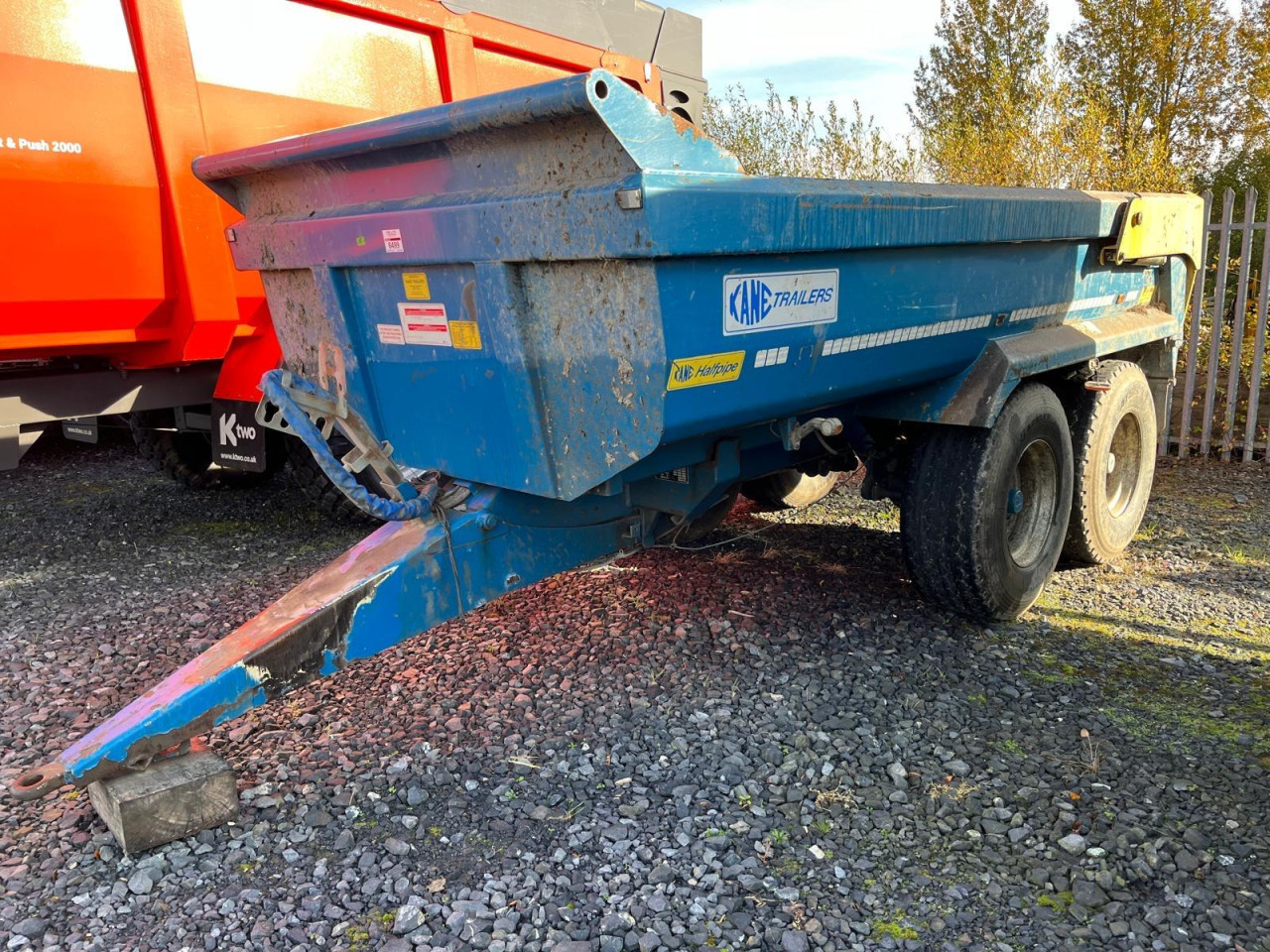 DUMP TRAILER