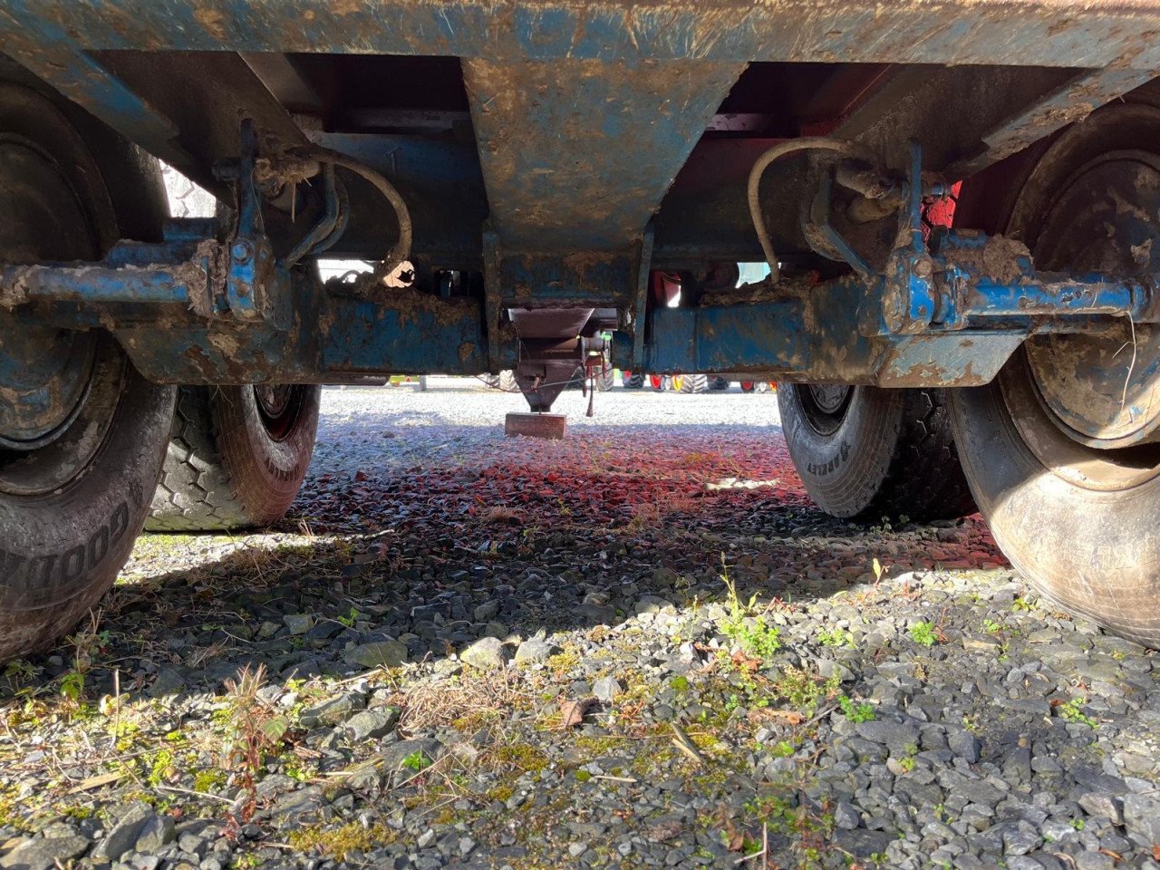 DUMP TRAILER