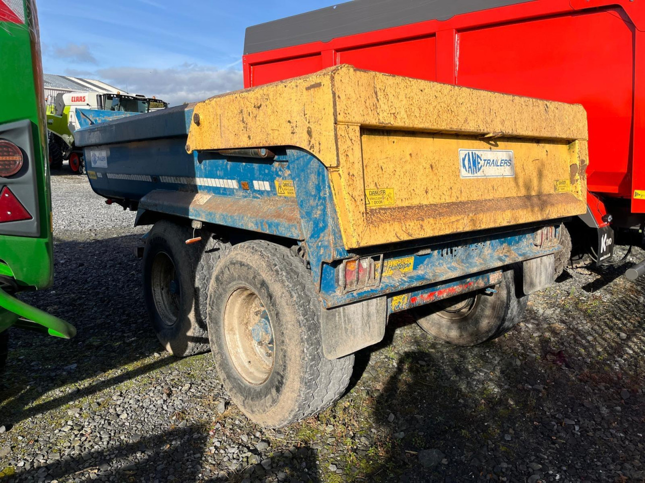 DUMP TRAILER