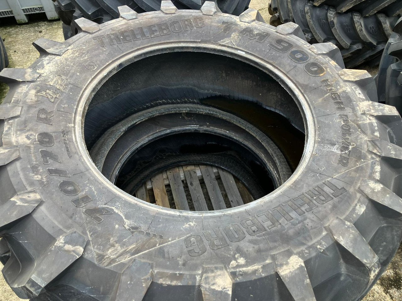 TRELLEBORG TM900 710/70R42