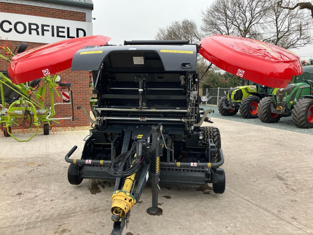 RV5216 ROUND BALER