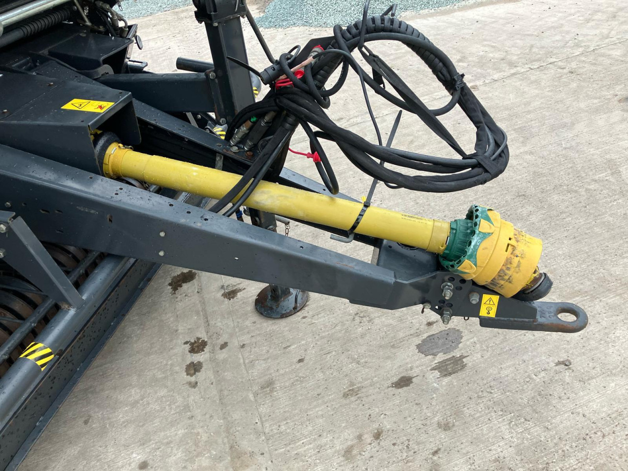 RV5216 ROUND BALER