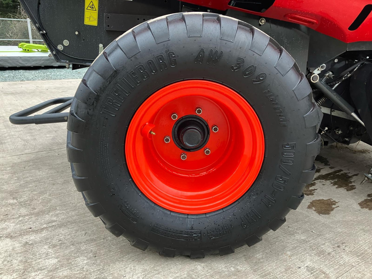RV5216 ROUND BALER