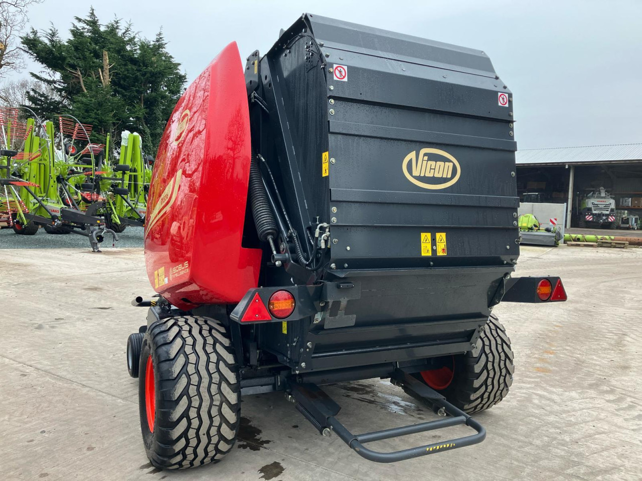 RV5216 ROUND BALER
