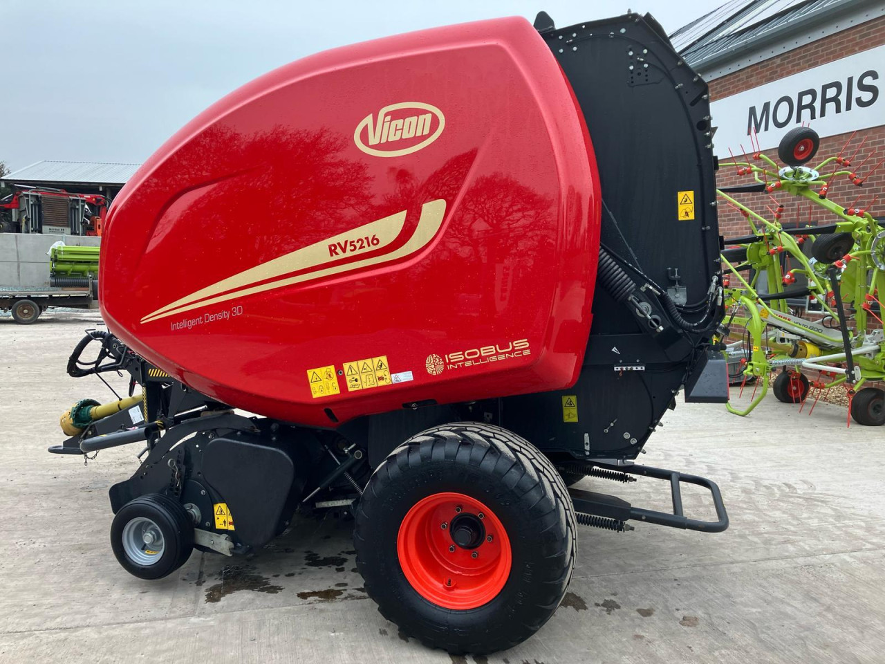 RV5216 ROUND BALER