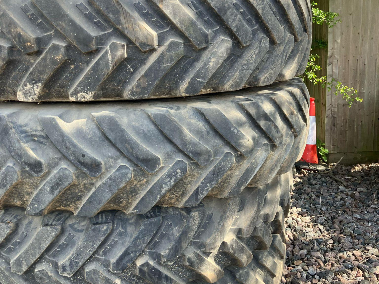 420/85 R50