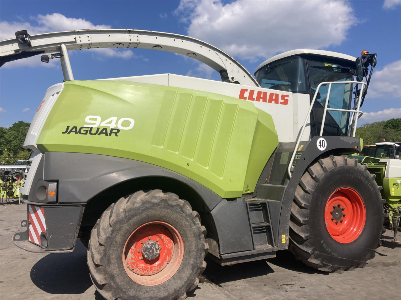 JAGUAR 940 C/W PU300 4WD