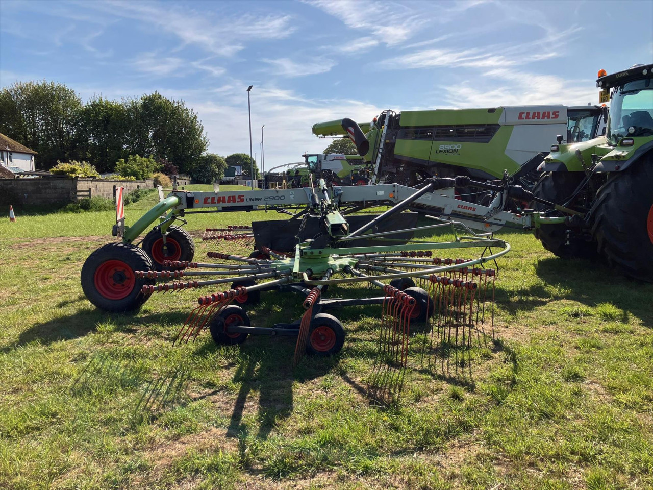 USED 2011 LINER 2900