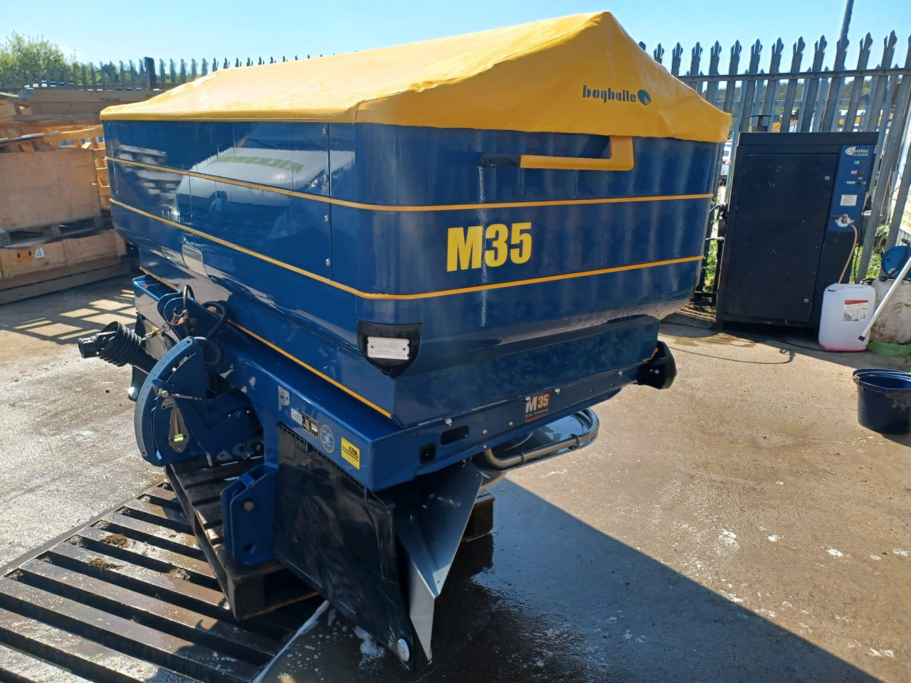 M35