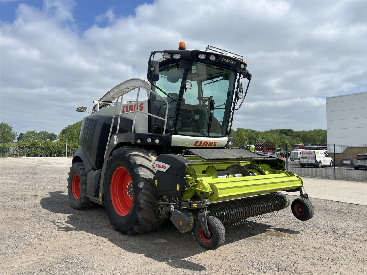 USED 2012 CLAAS SELF PROP     FRGR J970 4WD