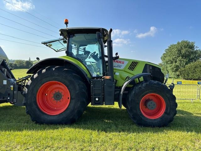 AXION 830