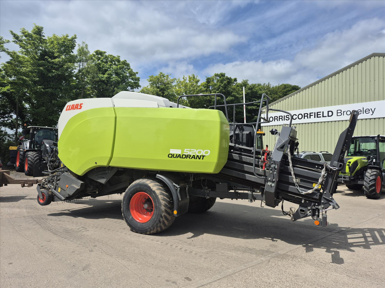 QUADRANT 5200 LARGE SQUARE BALER