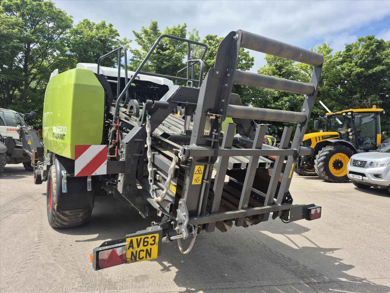 QUADRANT 5200 LARGE SQUARE BALER