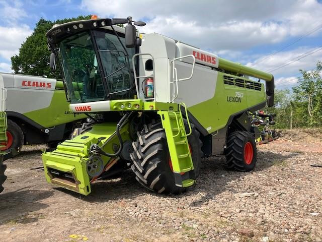 LEXION 750 COMBINE