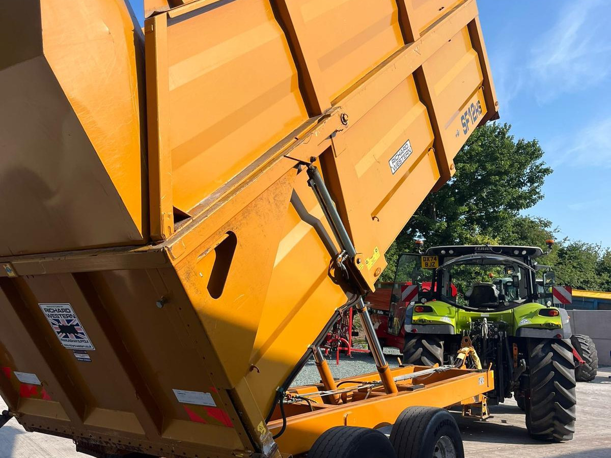 SF12 SILAGE TRAILER