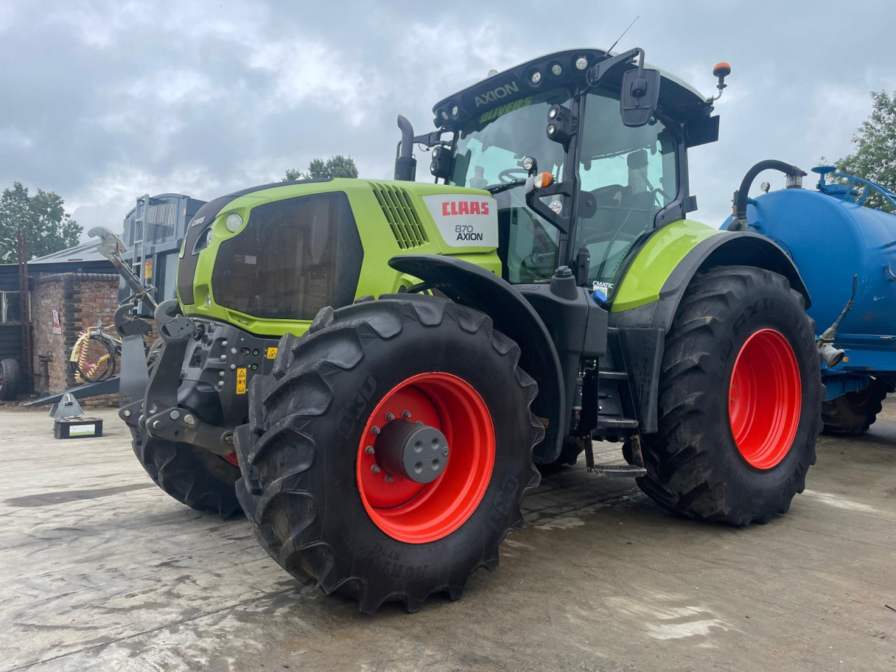 AXION 870