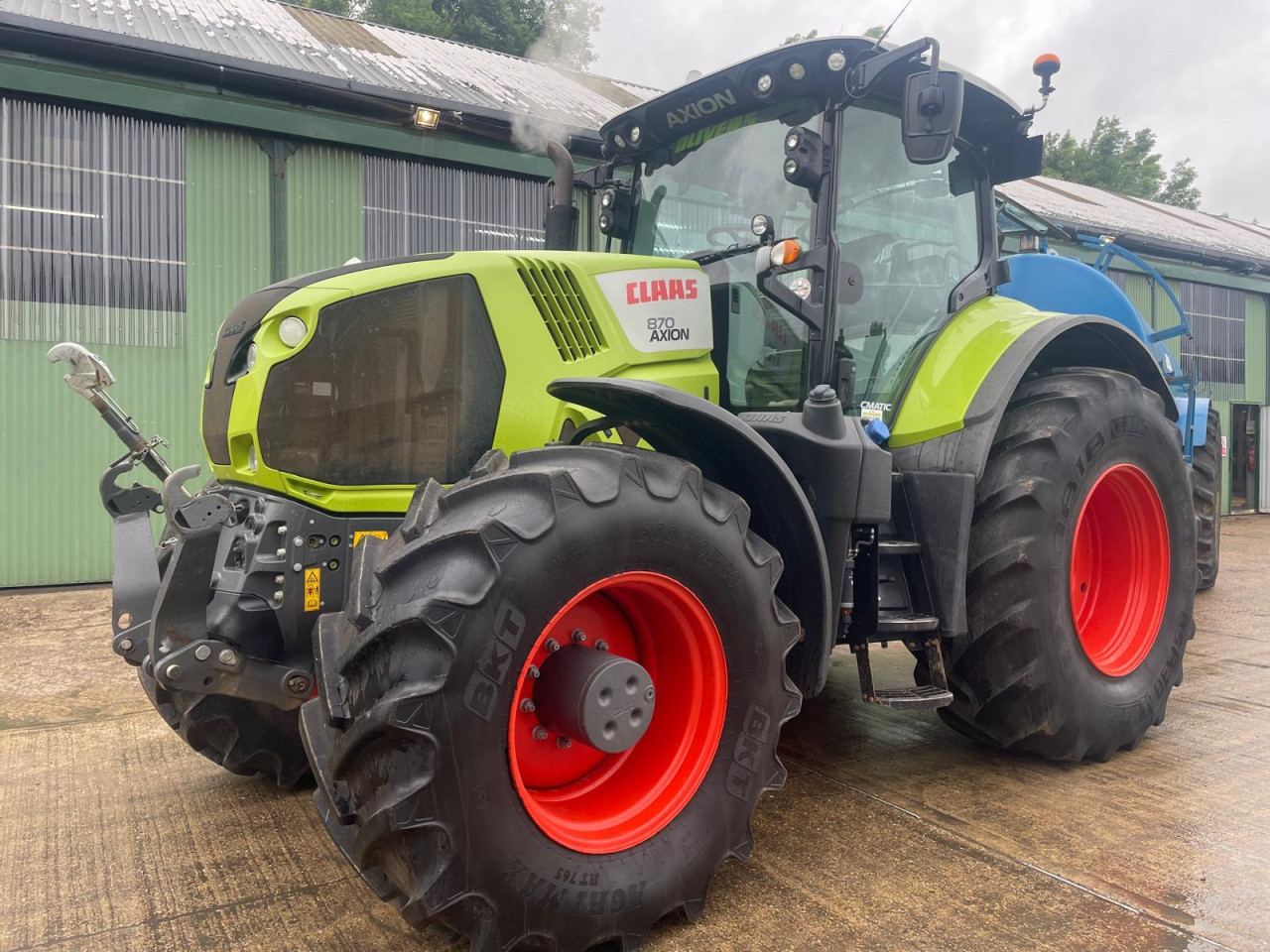 AXION 870