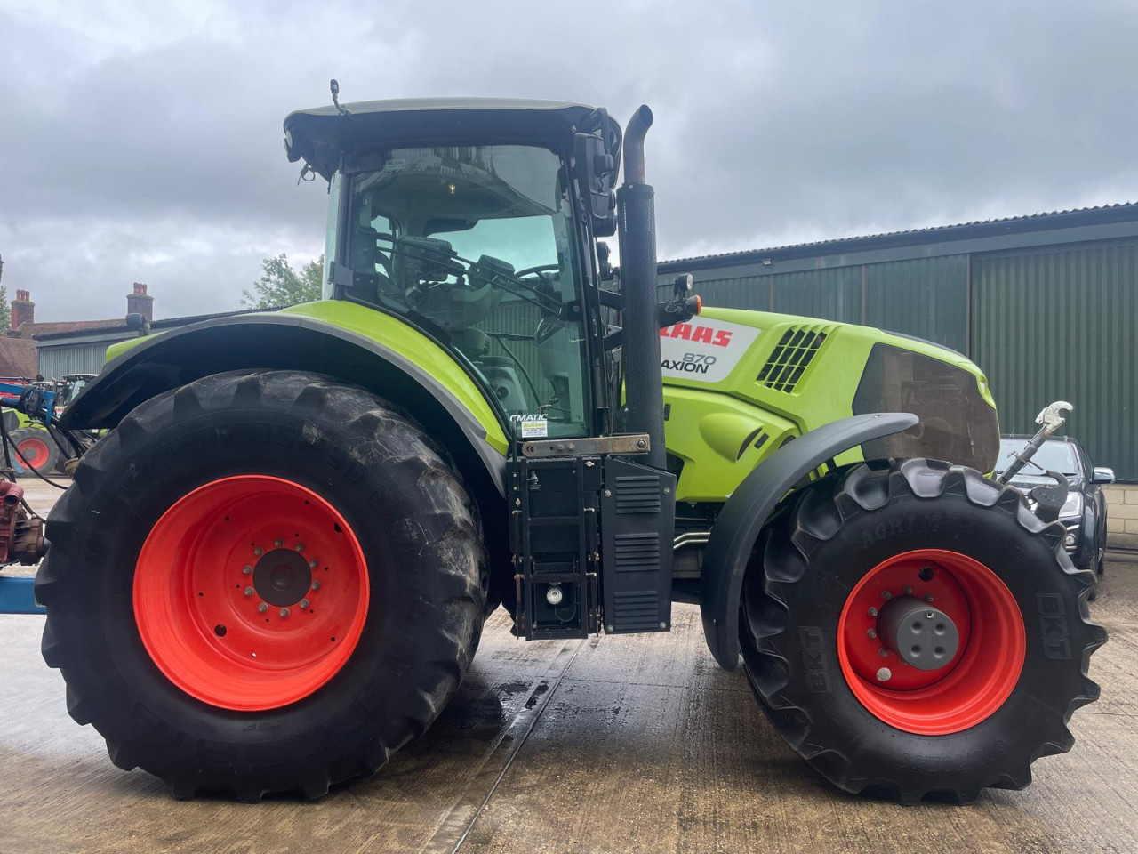 AXION 870