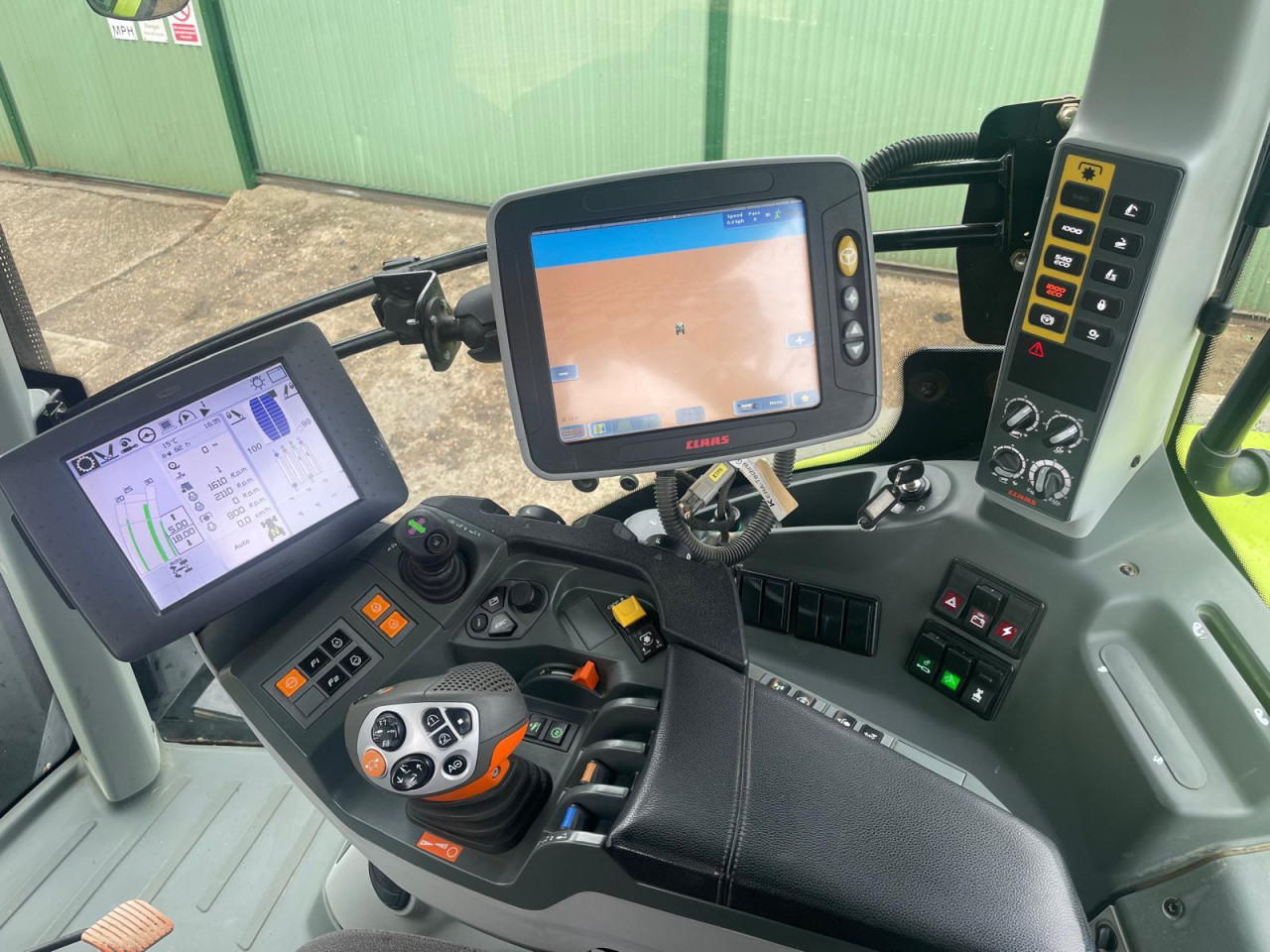 AXION 870