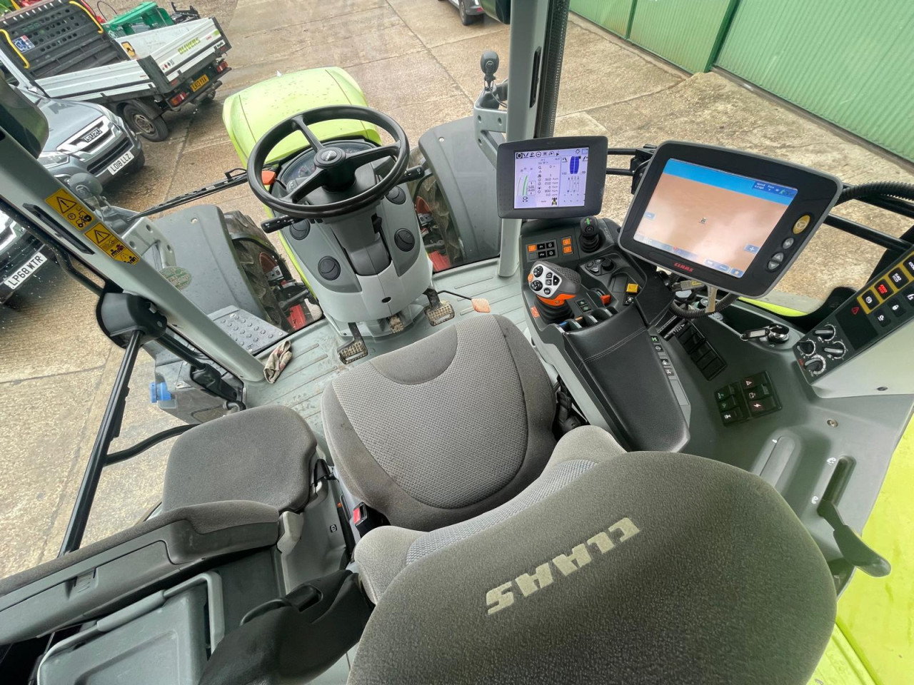 AXION 870