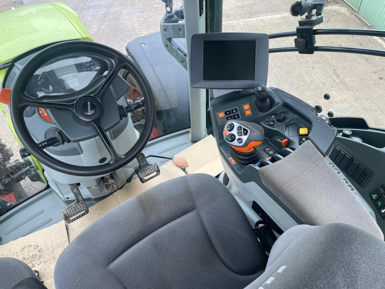 AXION 830