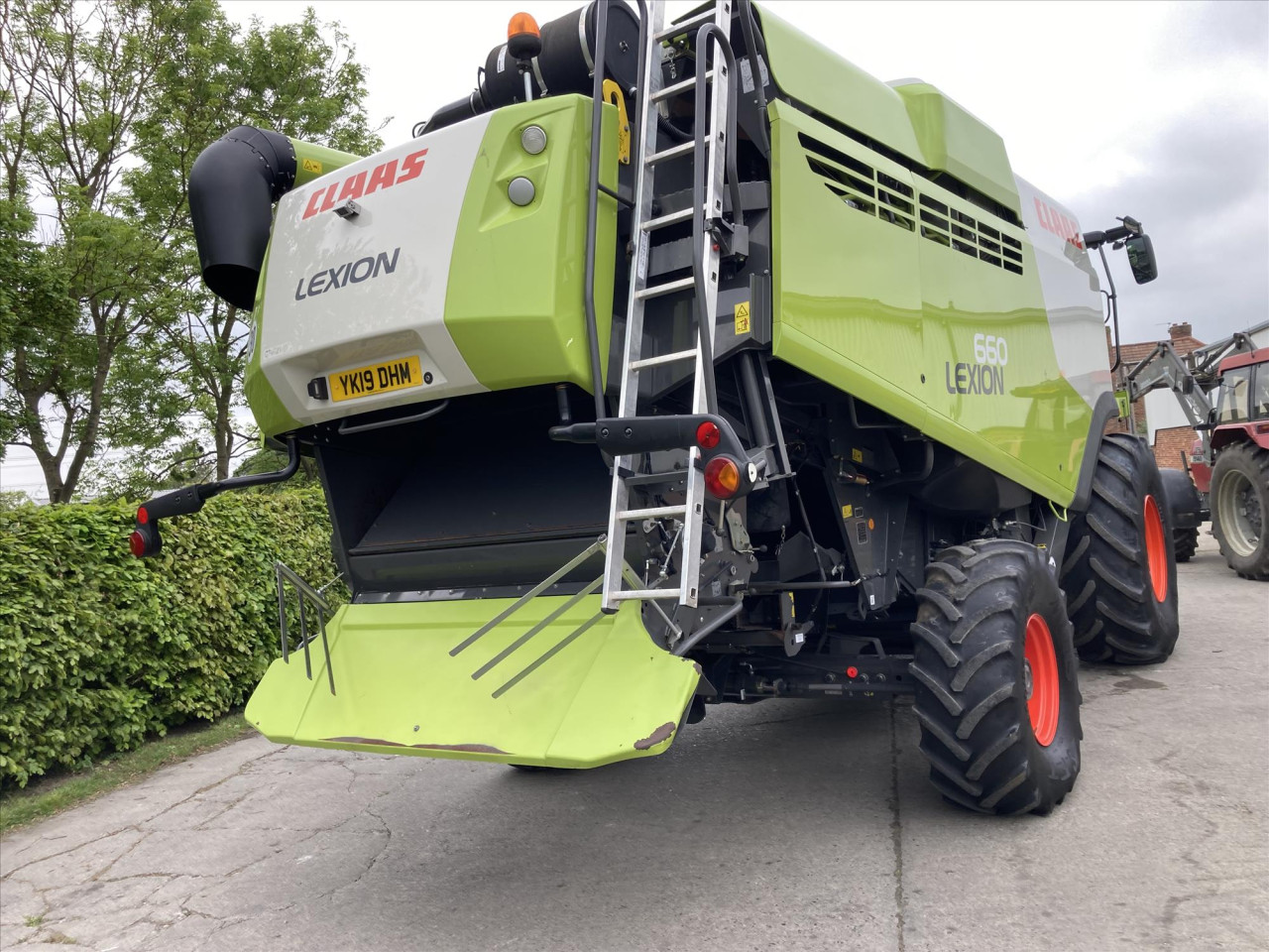 USED 2019 LEXION 660 C/W V900 VARIO CUTTERBAR