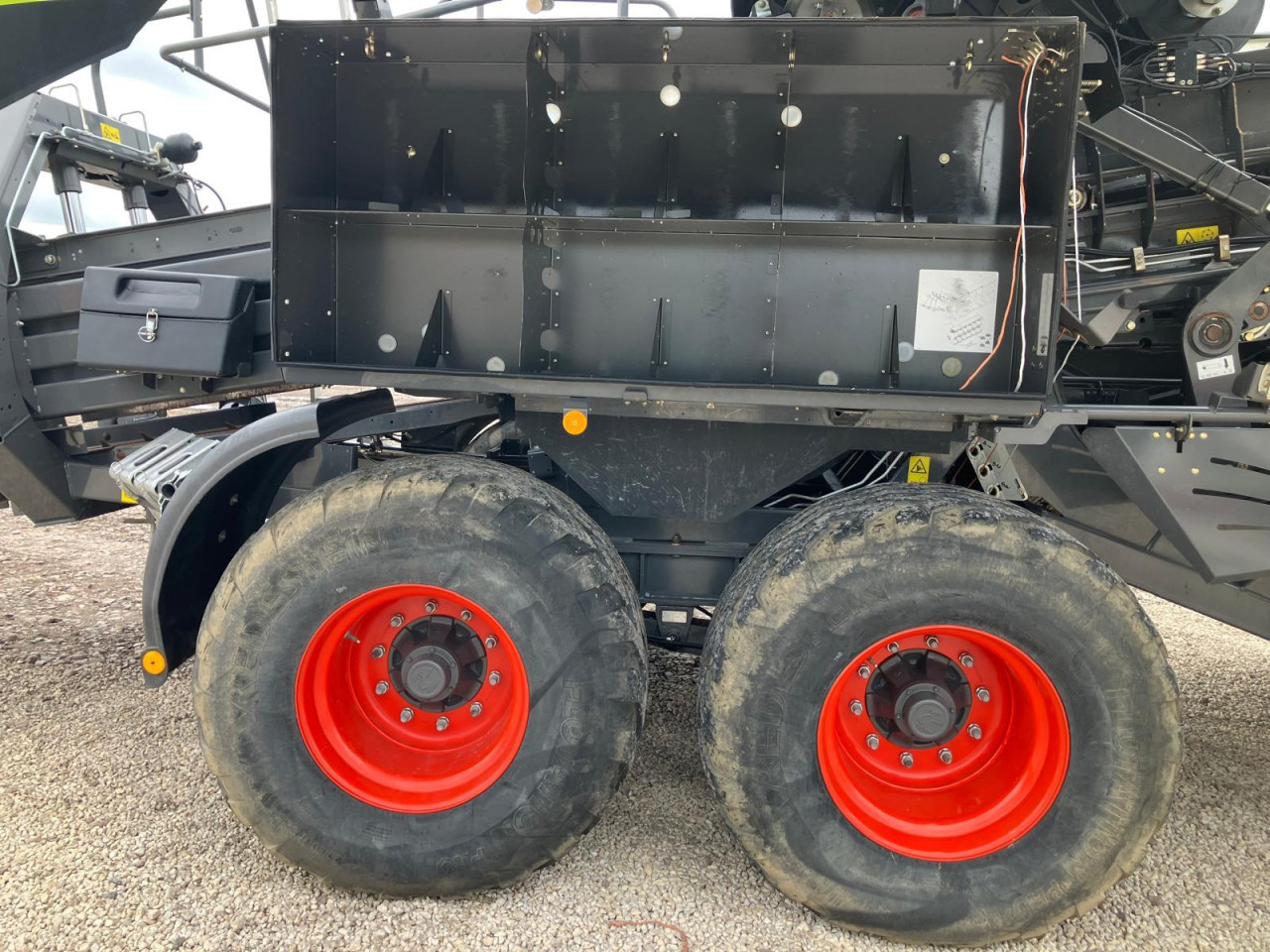 USED 2018 QUADRANT 5200 TANDEM RF