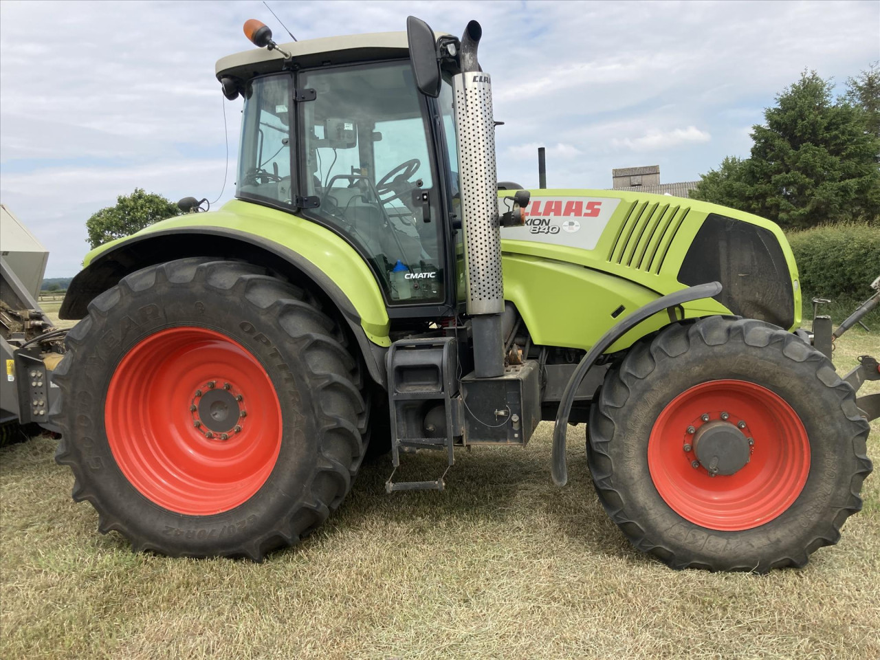 AXION 840