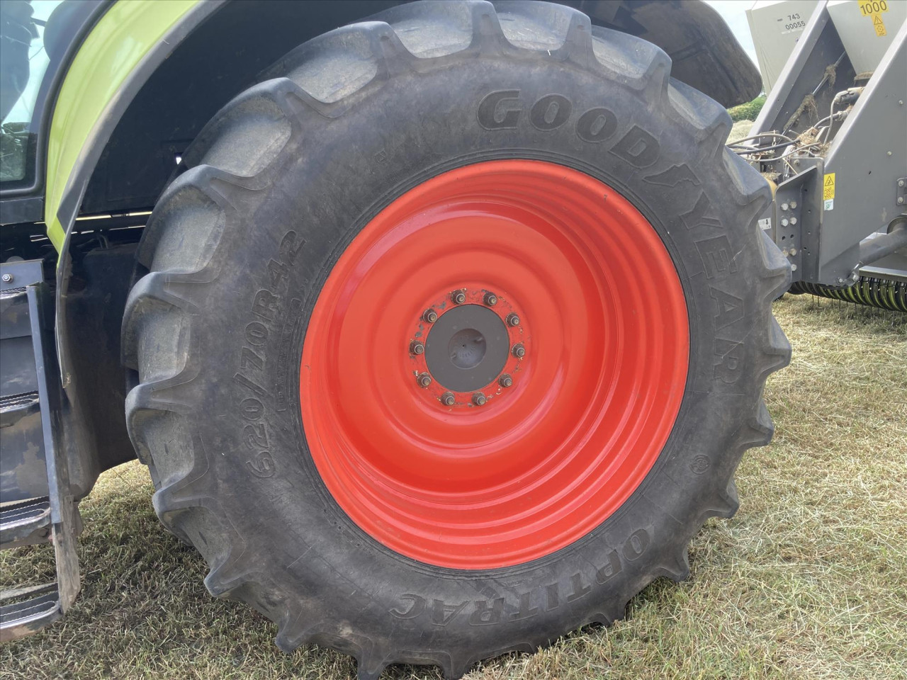 AXION 840