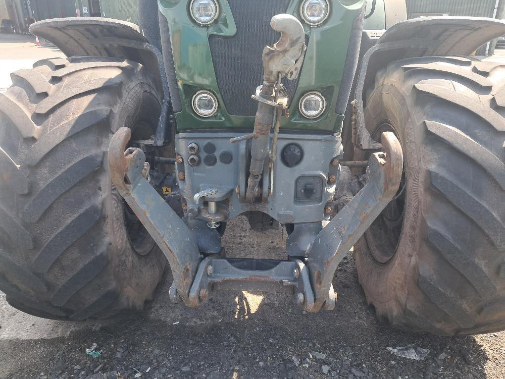 AXION 870