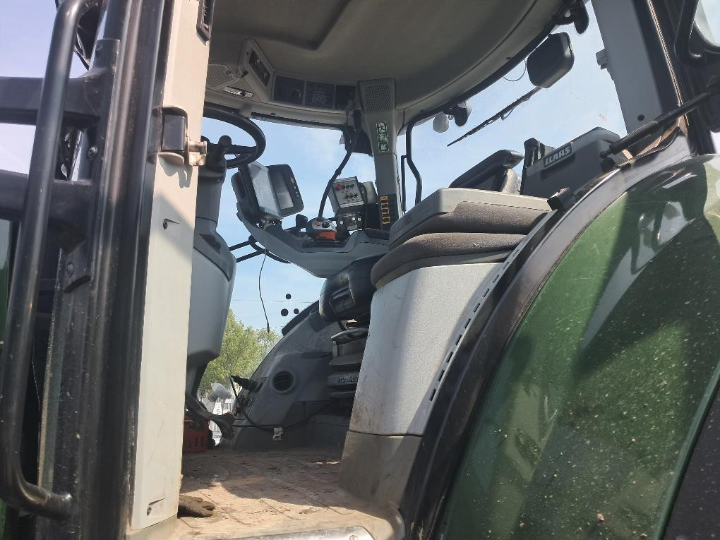 AXION 870